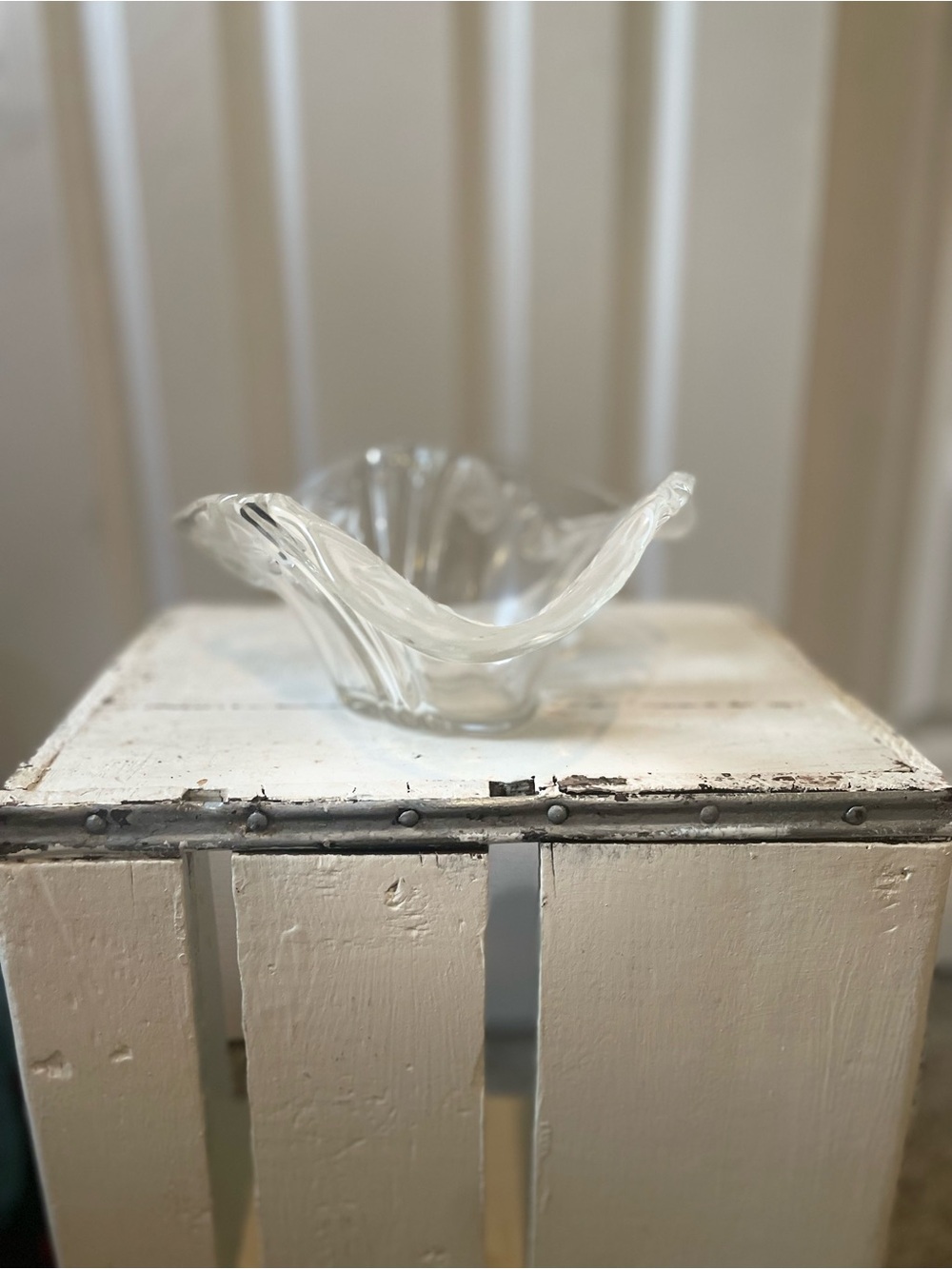 Vintage Mikasa Crystal Centerpiece Bowl in "Parisian Ivy" - Picture 2 of 5